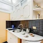 Spanish Steps Boutique Gold Apartment Rome