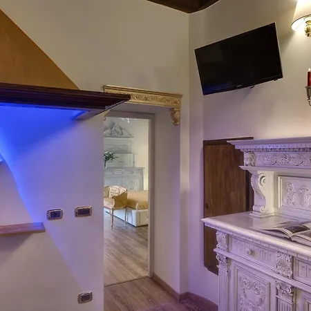 Spanish Steps Boutique Gold Roma