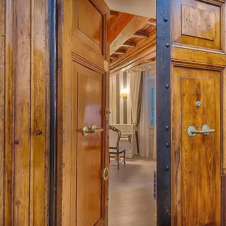 Appartamento Spanish Steps Boutique Gold *