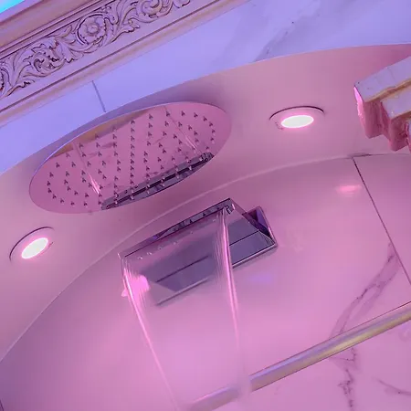 Spanish Steps Boutique Gold *