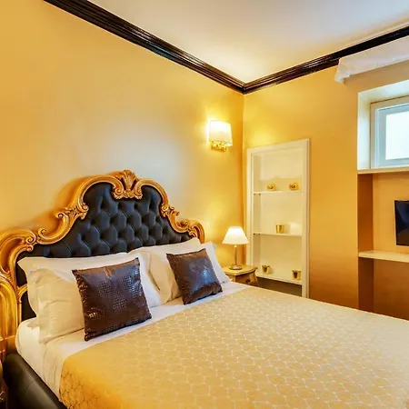 Spanish Steps Boutique Gold