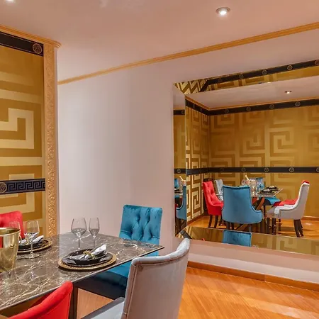 Spanish Steps Boutique Gold *