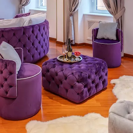 Spanish Steps Boutique Gold