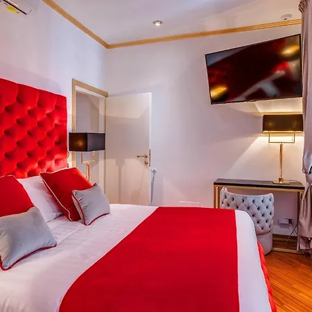 Spanish Steps Boutique Gold